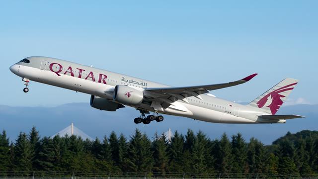 A7-ALM:Airbus A350:Qatar Airways